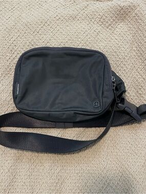 lululemon athletica grey OS Crossbody Belt Bag